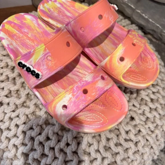 EUC Women’s Crocs Classic Peach Orange Marble Sandal Two Strap w/ Accent Sz 9 - Picture 10 of 11